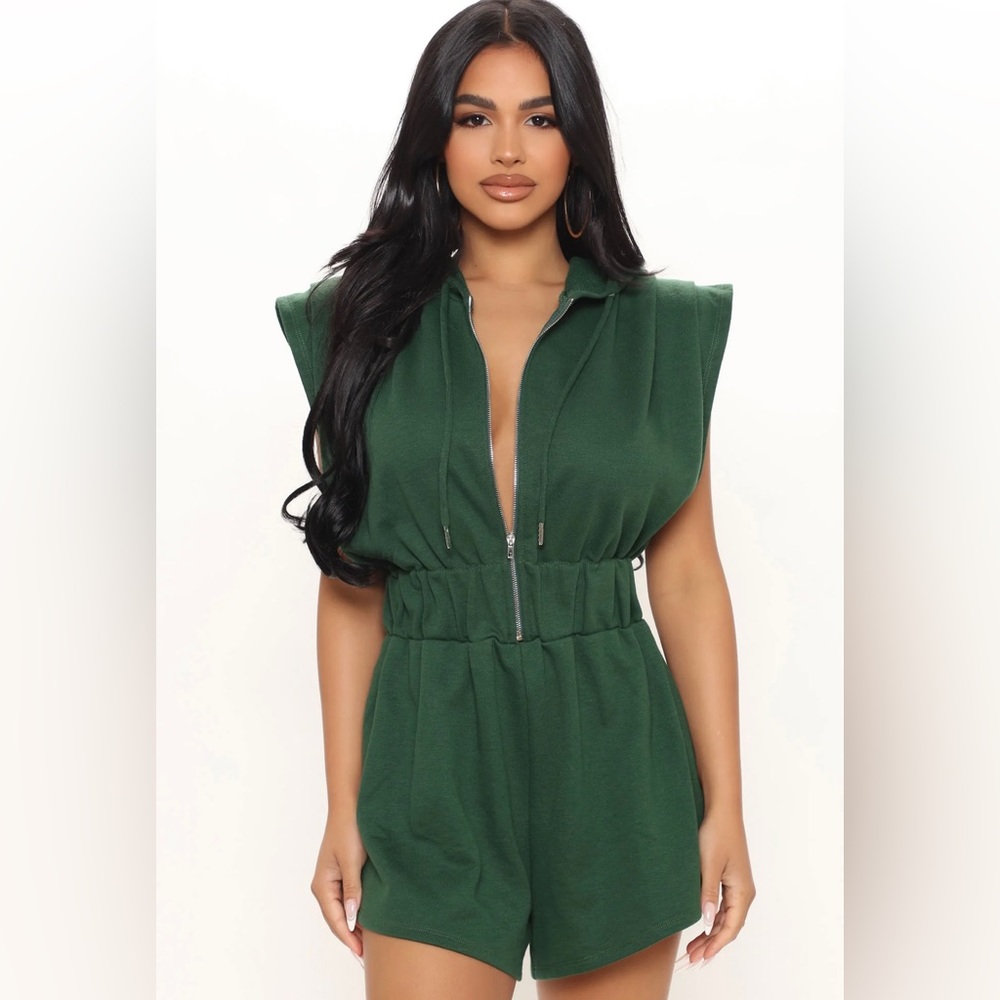 Fashion Nova Green Romper with Hoodie Size L - Pre-Owned